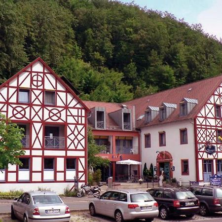 Behringers Freizeit - Und Tagungshotel Goessweinstein Exterior foto